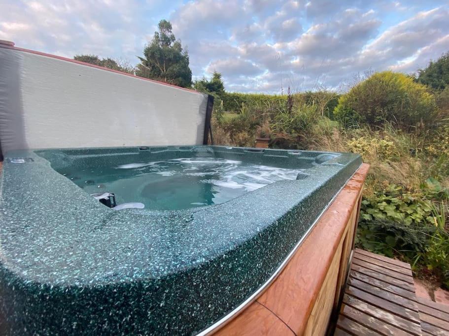 Jaw-Dropping Beach House In Anglesey Benllech Eksteriør bilde
