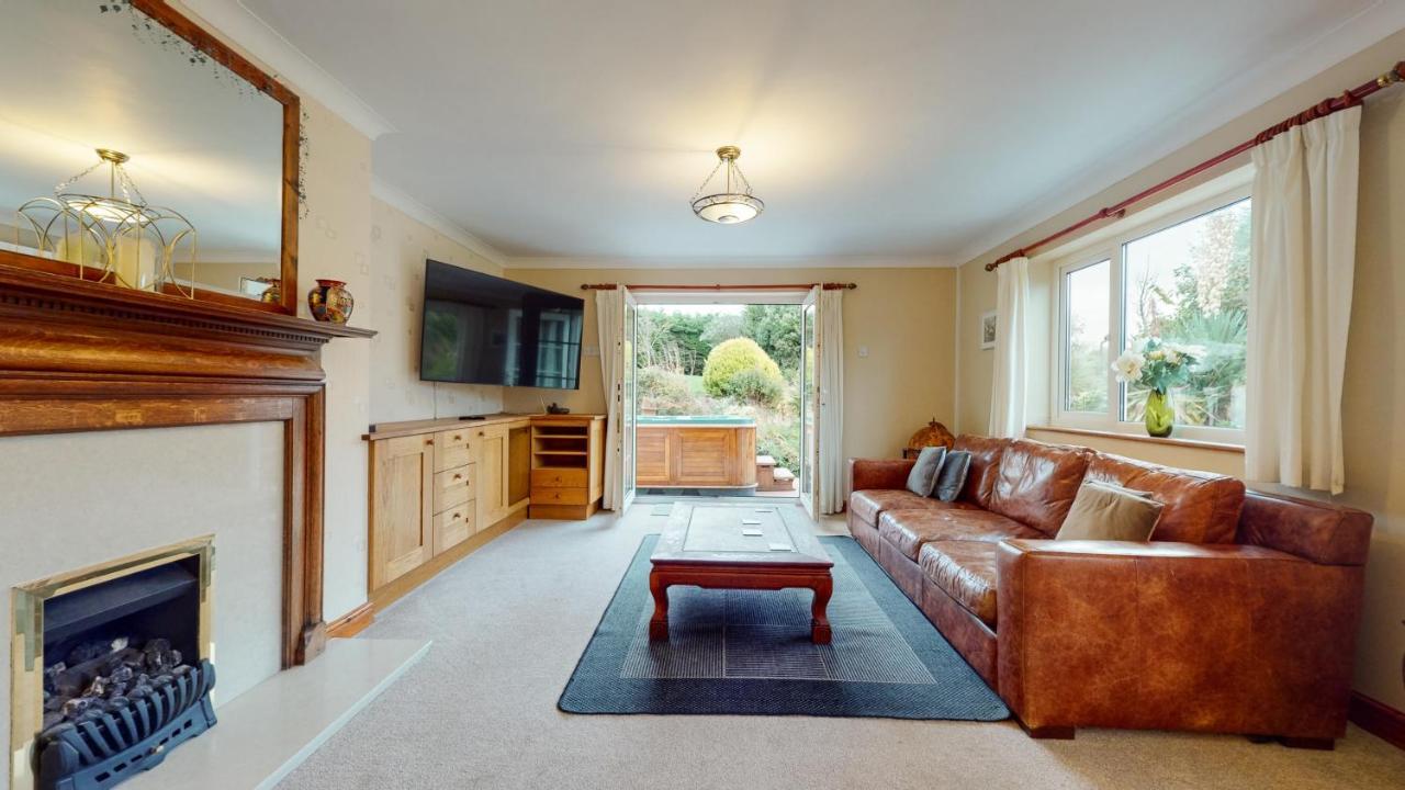 Jaw-Dropping Beach House In Anglesey Benllech Eksteriør bilde