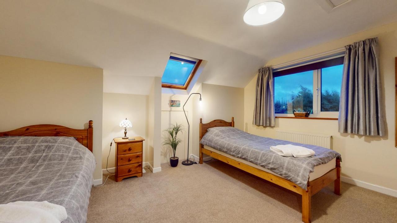 Jaw-Dropping Beach House In Anglesey Benllech Eksteriør bilde