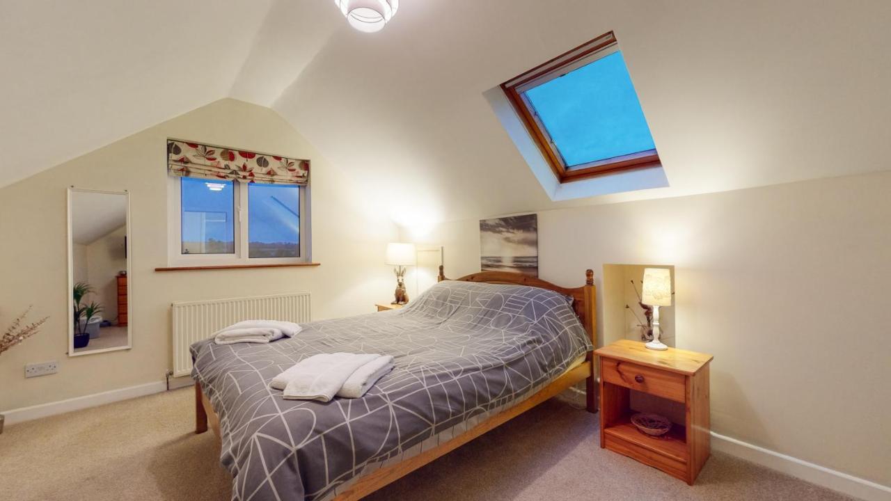 Jaw-Dropping Beach House In Anglesey Benllech Eksteriør bilde
