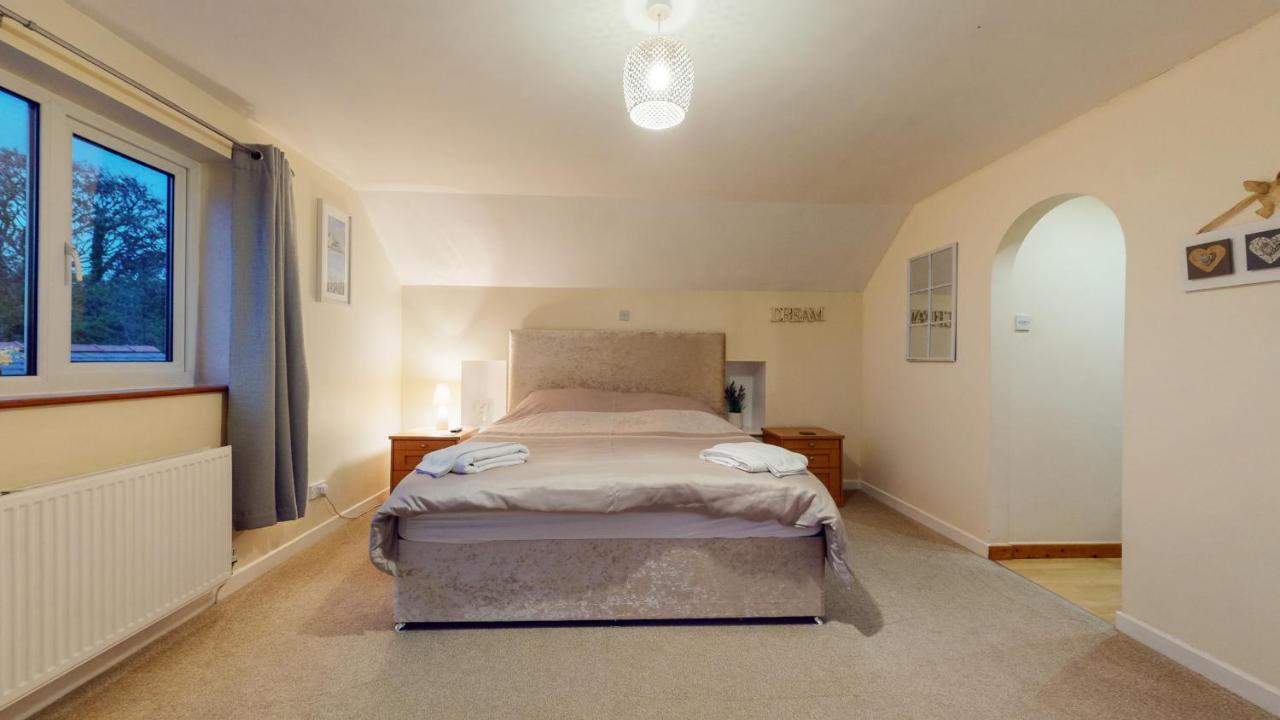 Jaw-Dropping Beach House In Anglesey Benllech Eksteriør bilde
